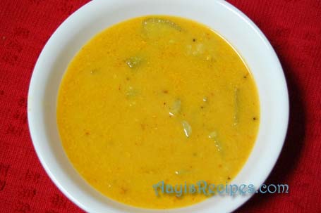 Dal with vegetables and coconut (Dali ambat)