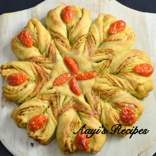 Flower Shaped Savory Decorative Bread - Aayi's Recipes