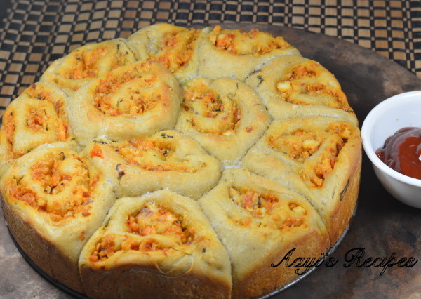 Paneer Stuffed Pull Apart Rolls